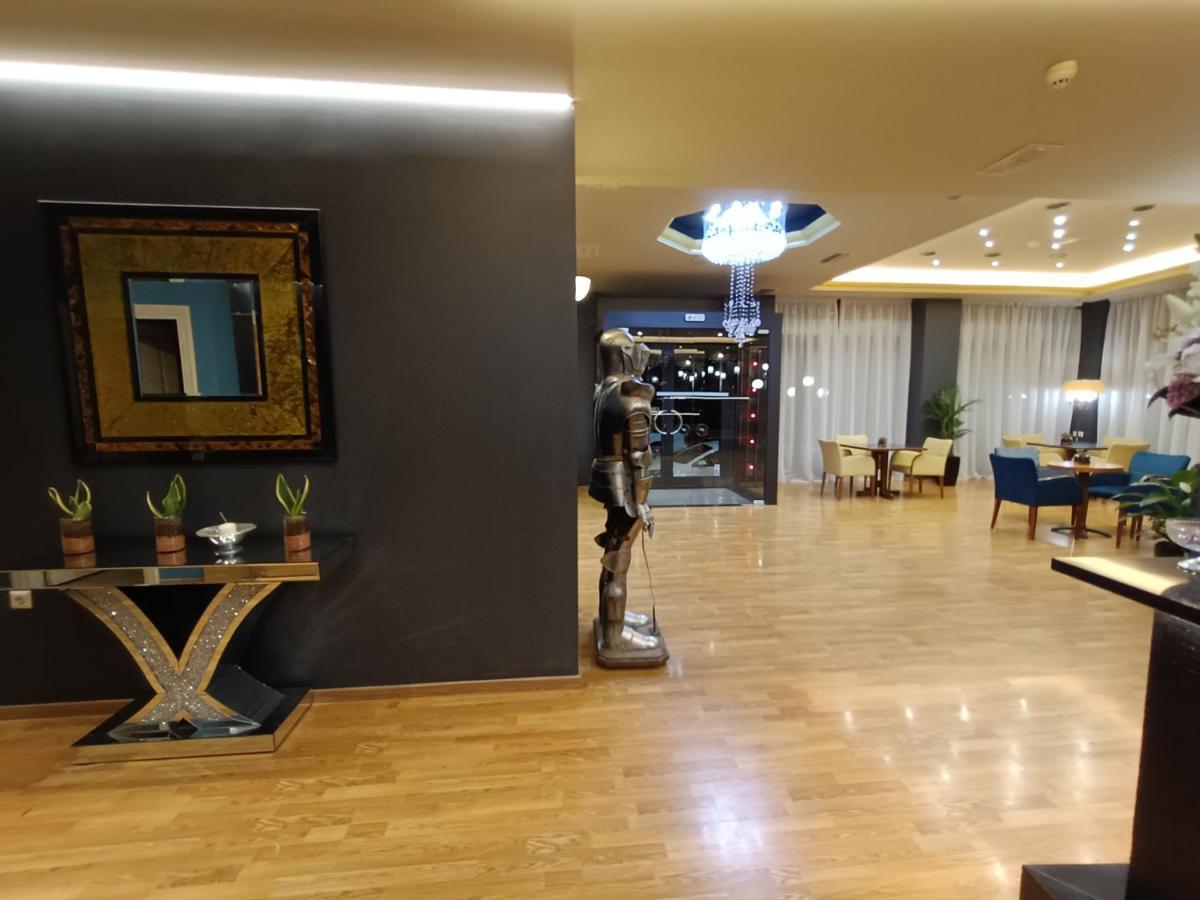 Queens Leriotis Hotel Pireus Zewnętrze zdjęcie