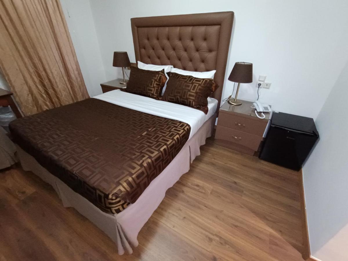 Queens Leriotis Hotel Pireus Zewnętrze zdjęcie