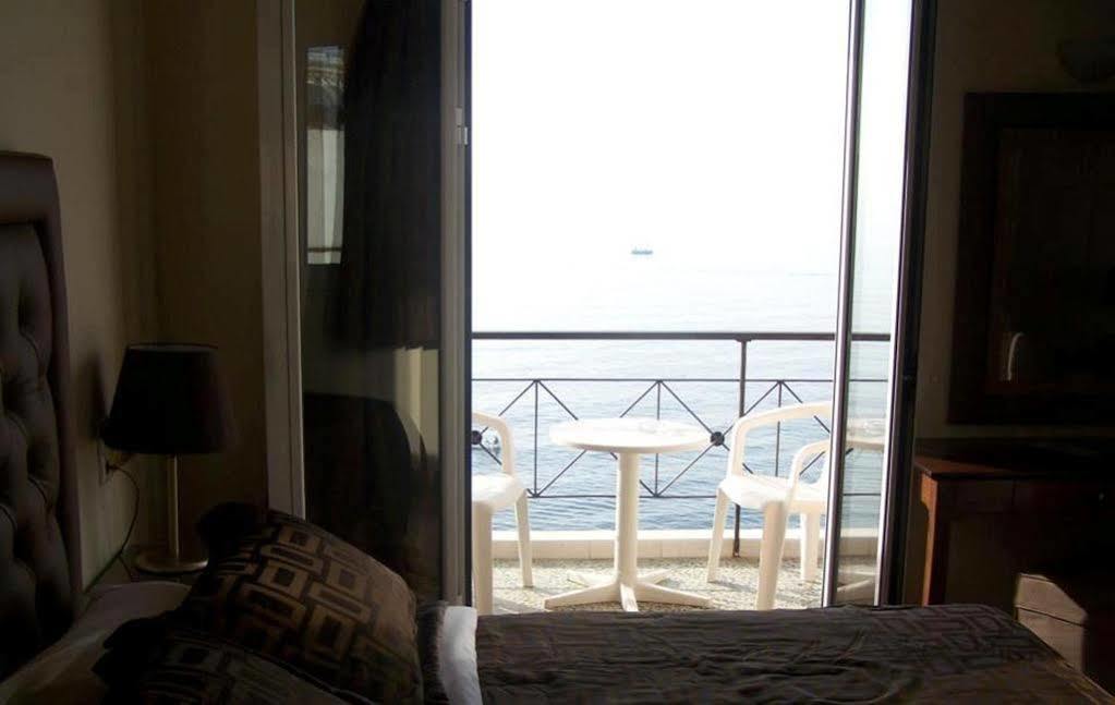 Queens Leriotis Hotel Pireus Zewnętrze zdjęcie