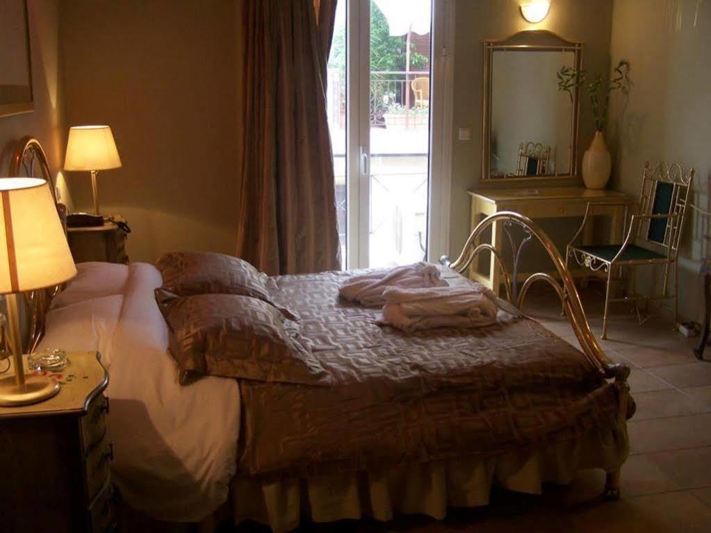 Queens Leriotis Hotel Pireus Zewnętrze zdjęcie