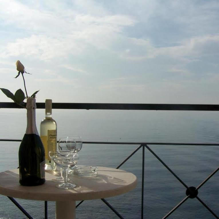 Queens Leriotis Hotel Pireus Zewnętrze zdjęcie